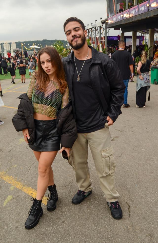 1712154724099032886.jpg ronald-e-namorada-1422.jpg